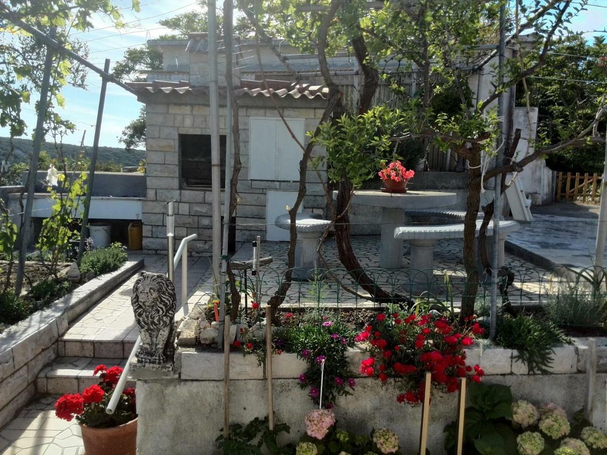 Kampor Apartments Luaran gambar