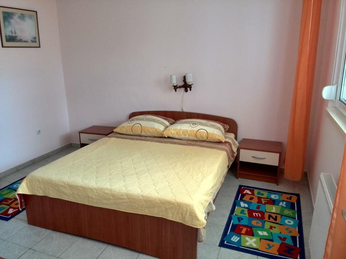 Kampor Apartments Luaran gambar