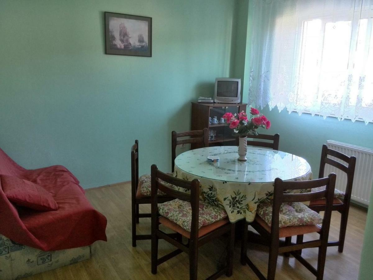 Kampor Apartments Luaran gambar