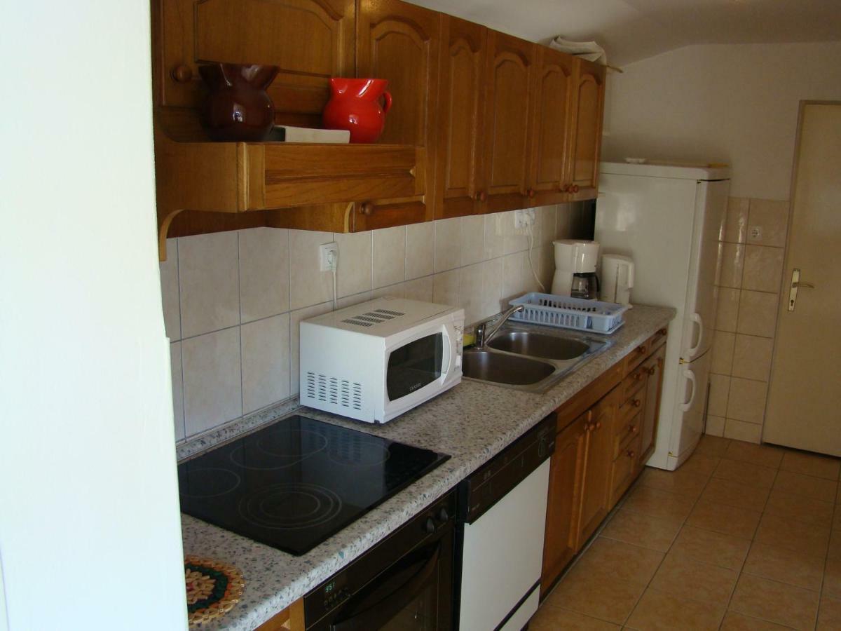 Kampor Apartments Luaran gambar
