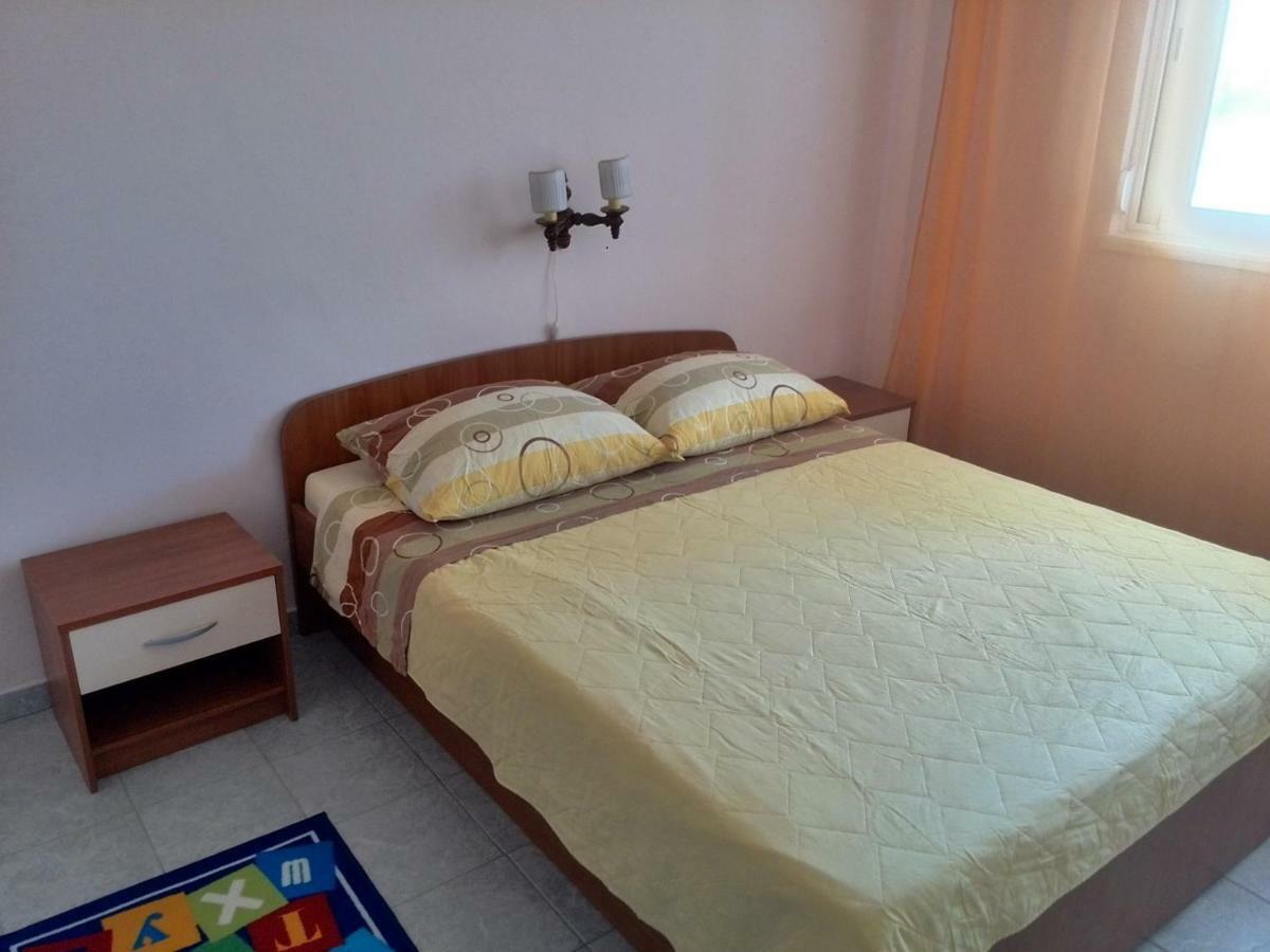 Kampor Apartments Luaran gambar